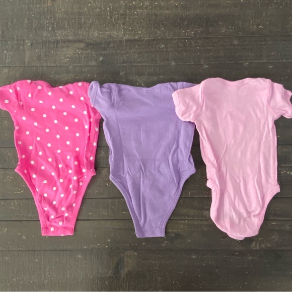 Yankees Soft as a Grape Girls Infant 3-Pack Rookie Bodysuit Set - 6 Months - Picture 2 of 6